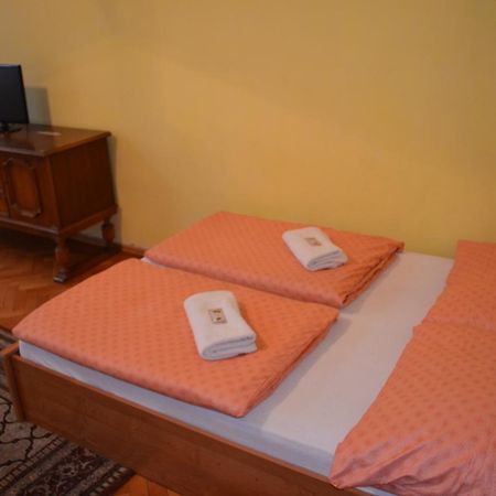 Ab Apartments Karlovy Vary Luaran gambar