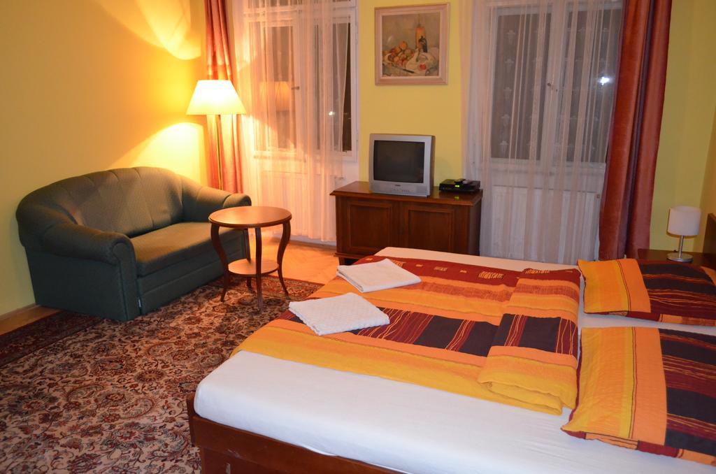 Ab Apartments Karlovy Vary Luaran gambar