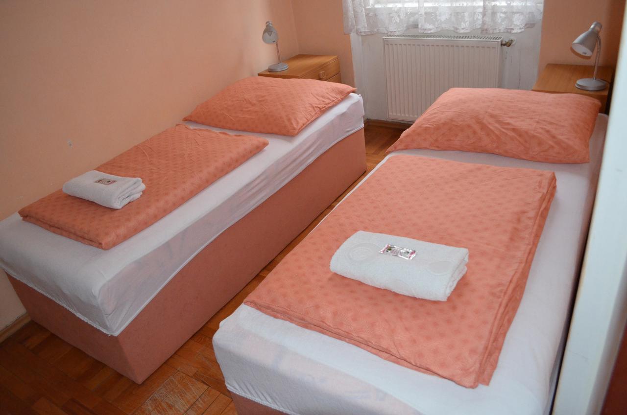 Ab Apartments Karlovy Vary Luaran gambar