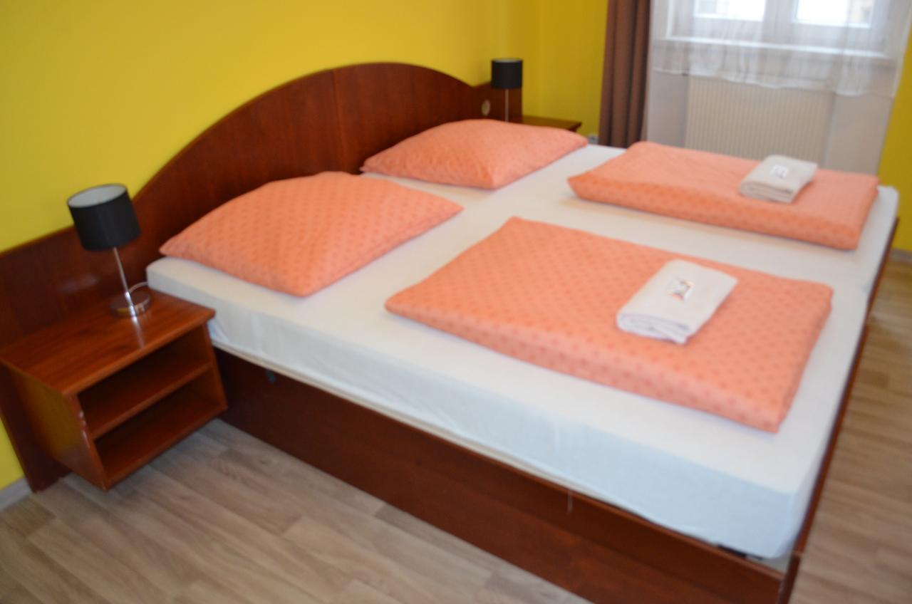 Ab Apartments Karlovy Vary Luaran gambar