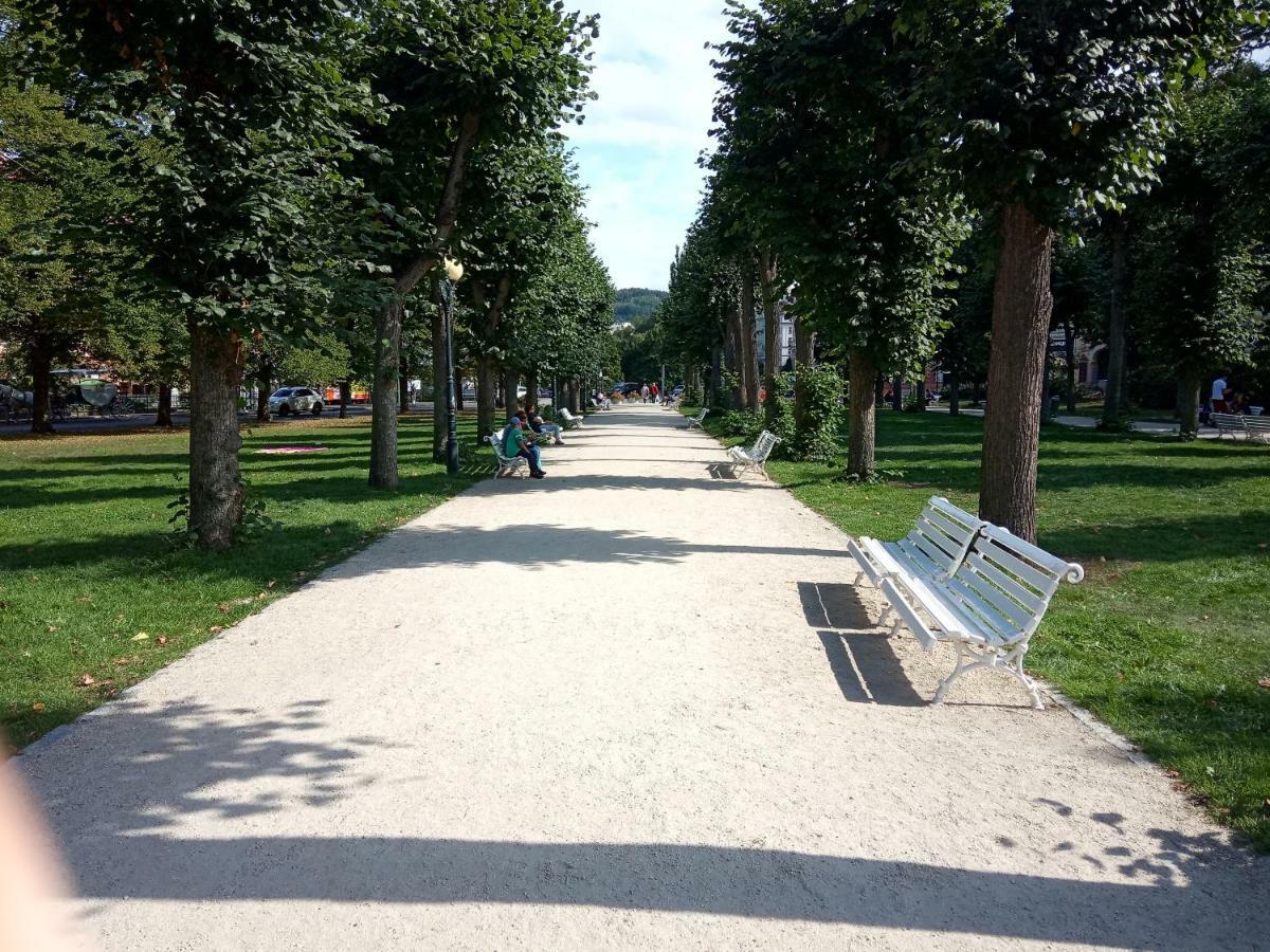 Ab Apartments Karlovy Vary Luaran gambar